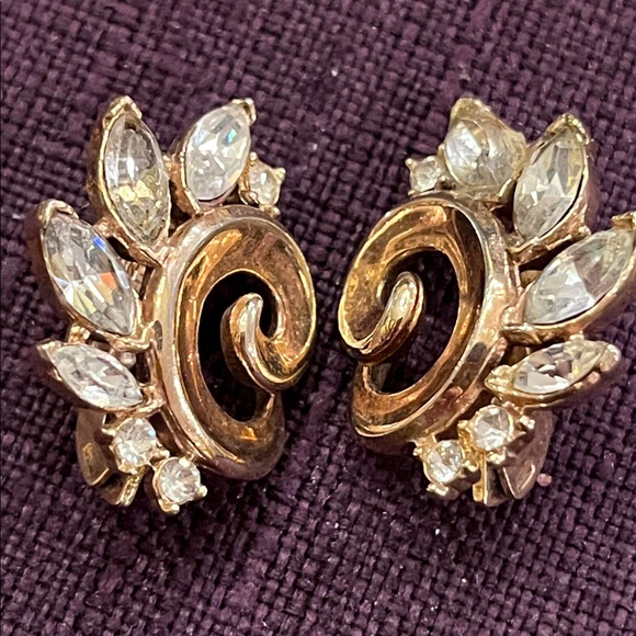 Vintage crown Trifari faceted Crystal rhinestones clip on earrings - Picture 10 of 13